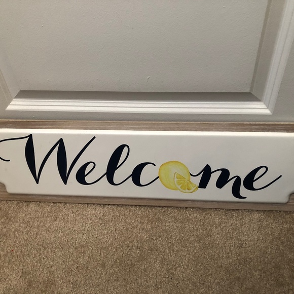 Lemon Welcome Sign - Picture 1 of 2